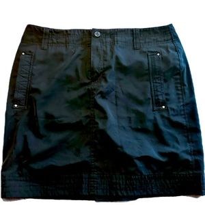 Ralph Lauren Black golf Skirt, belt loops, pockets, comfy material, size 8